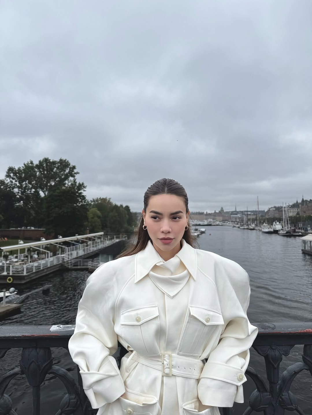Lady White Cargo Shirt Jacket  - đánh giá và giá Women'S Fashion Utility Jacket