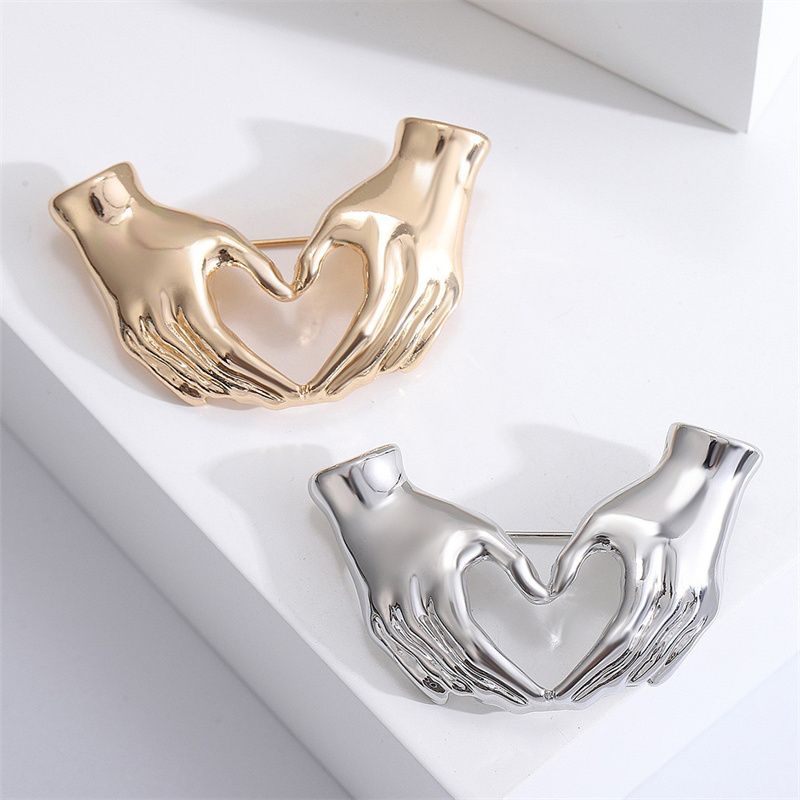 Hand Pose Heart Brooches For W - đánh giá và giá Women Fashion Pose